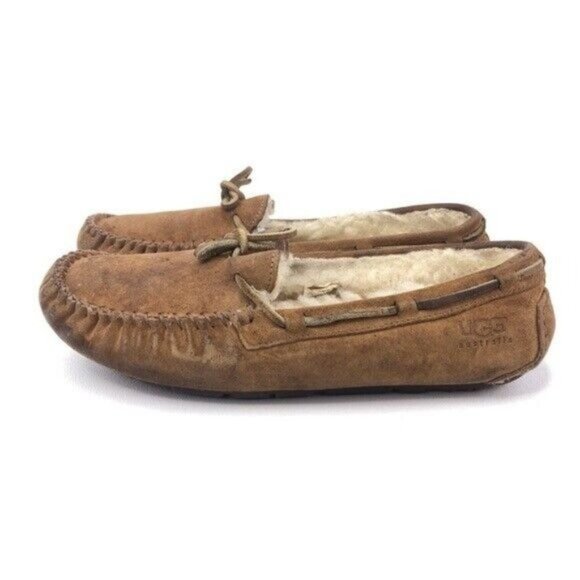 UGG Dakota Winter Moccasin Slippers 8 - Picture 2 of 11